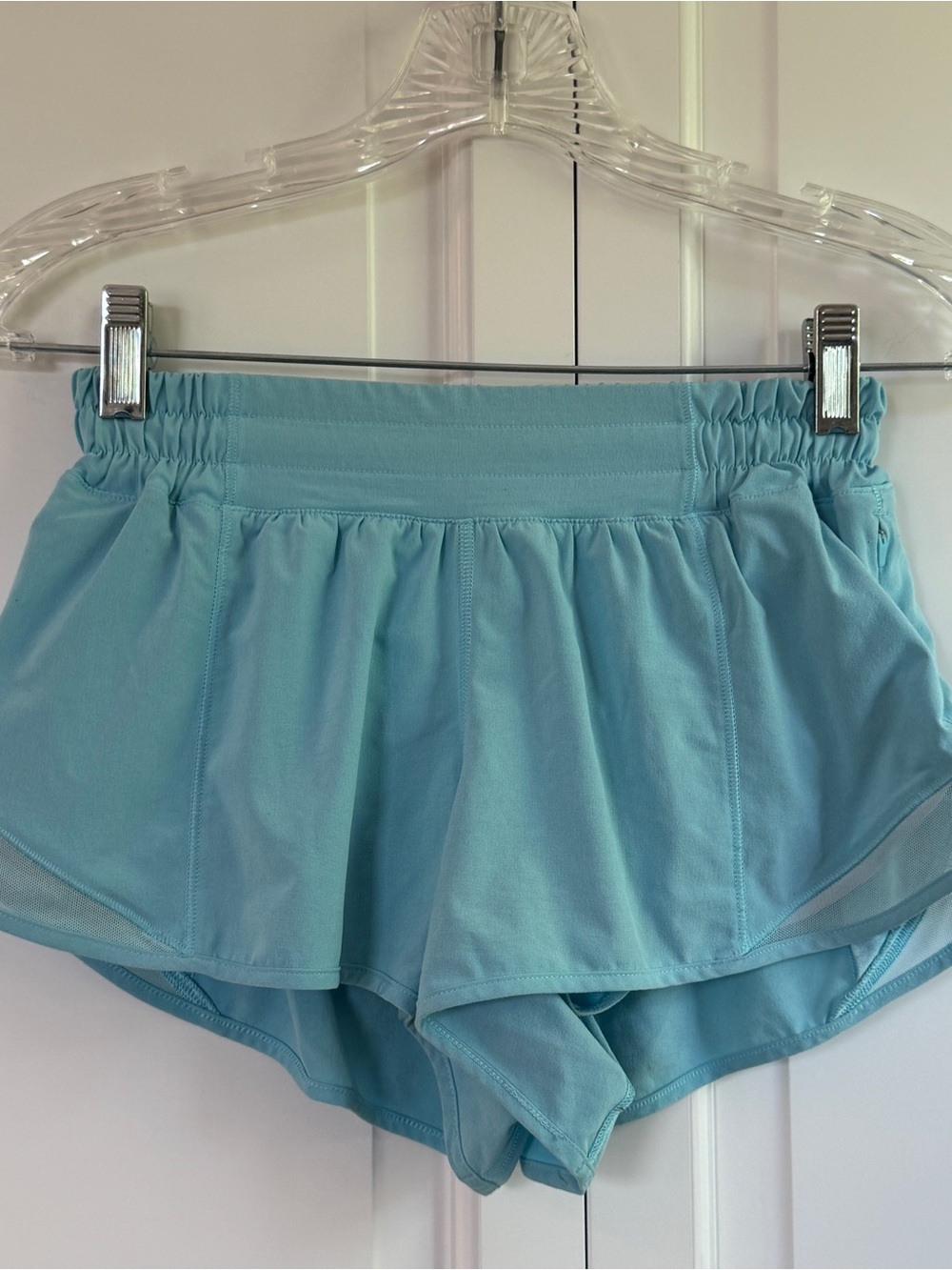 Lululemon size 4 blue low rise 2.5” hotty hot shorts